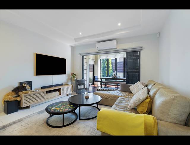 3 BEDROOM TOWNHOUSE FOR SALE IN BRYANSTON